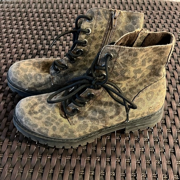 Blowfish Animal Print Cheetah Brown Combat Chunky Platform Boots Size 8 - Picture 1 of 11